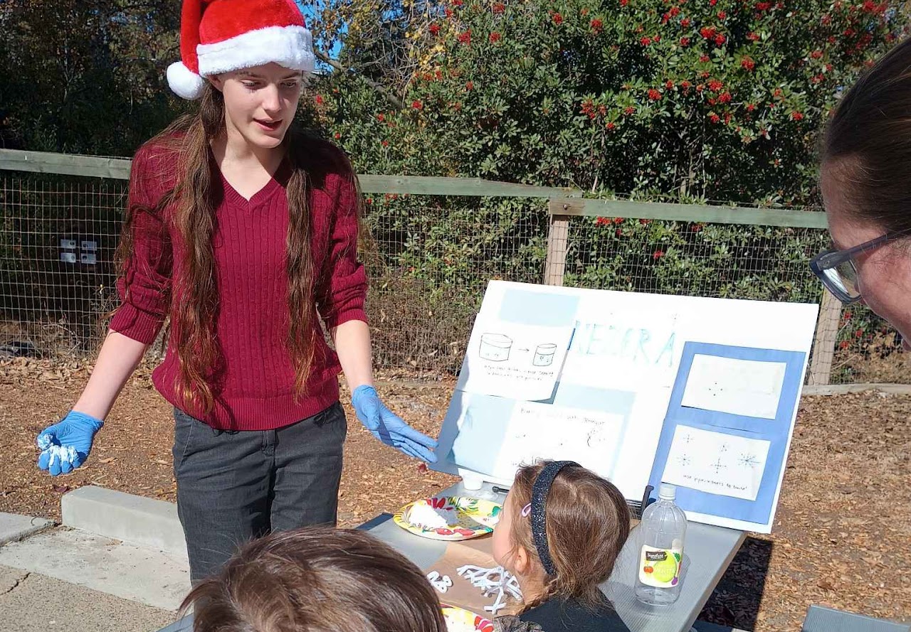 Nezora holiday science outreach event
